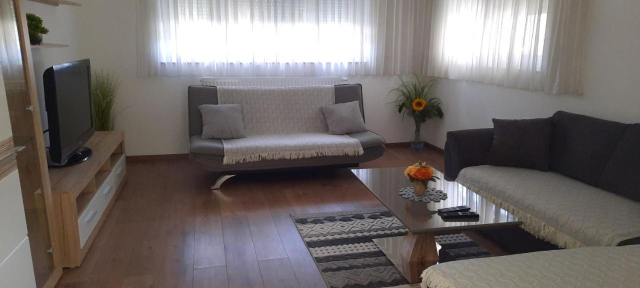 Ferienhaus Lina Нойзидл ам Зее Екстериор снимка